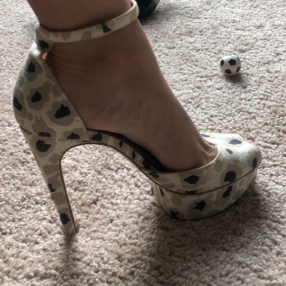 ZARA Basic Platform leopard print heels - Picture 2 of 13